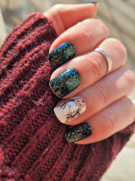 Nail Ideas January, Winter Nails 2022, Reindeer Nails, Glitter Reindeer, December Nails, Winter Top, Nails 2022, Soft Nails, New Year's Nails