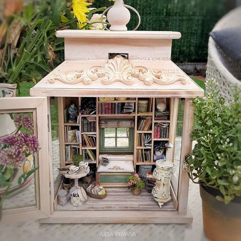 Library Scene, White Salon, Houses Inside, Room Box Miniatures, Wooden Lantern, Dollhouse Design, Miniature Scenes, Lantern Ideas, Painted Miniatures