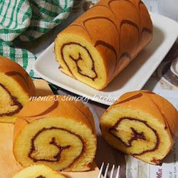 Bolu Gulung Ekonomis Selai Kacang Coklat Orange Roll Cake, Cake Receipe, Bolu Cake, Bolu Gulung, Doughnut Recipe Easy, Pandan Cake, Resep Cake, Cake Roll Recipes, Chinese Dessert