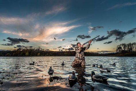 Senior Hunting Pictures, Hunting Themed Senior Pictures, Duck Hunting Senior Pictures Boy, Duck Hunting Senior Pictures, Fishing Senior Pictures, Hunting Photoshoot, Hunting Senior Pictures, Male Senior Photography, Sr Photos