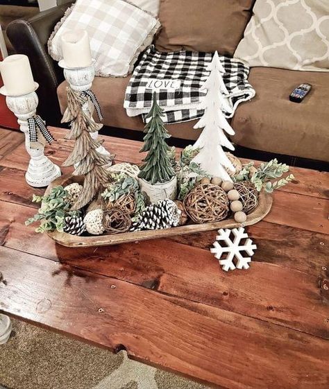 Winter Dough Bowl Decor, Trendy Diys, Christmas Coffee Table Decor, Bowl Ideas, Christmas Tray, Winter Decorating, Dough Bowls, Christmas Table Centerpieces, Winter Decorations