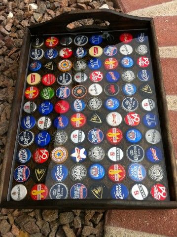 Bottle Cap Tray Beer Cap Projects, Bottle Cap Decor, Recycle Bottle, Beer Bottle Cap Art, Beer Bottle Cap Crafts, Recycle Bottle Caps, Beer Bottle Crafts, Diy Bottle Cap Crafts, Bottle Top Crafts