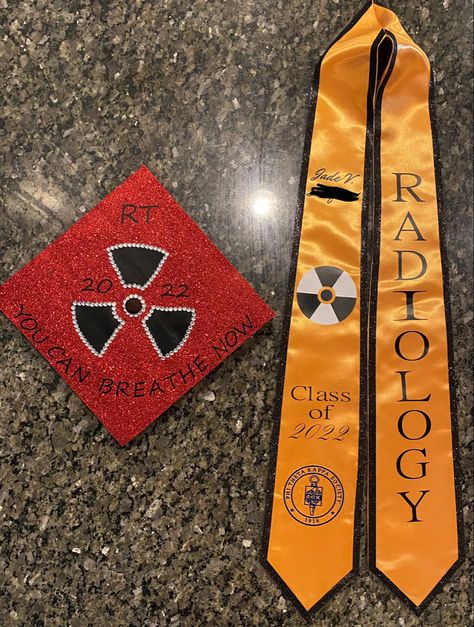 Radiography Student, Rad Tech Student, Radiology Schools, Radiology Nursing, Nursing School Inspiration, Radiology Student, Nursing Goals, Radiology Technician, Graduation Cap Decoration Diy