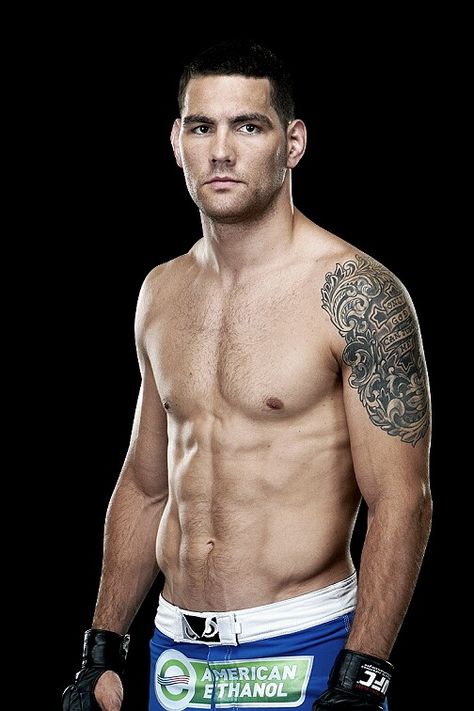 UFC middleweight champ Chris Weidman Blue Belt Jiu Jitsu, Chris Weidman, Ufc Boxing, Ultimate Fighter, Kickboxing Workout, Ufc Fighters, Mma Boxing, Combat Sport, Anatomy Drawing