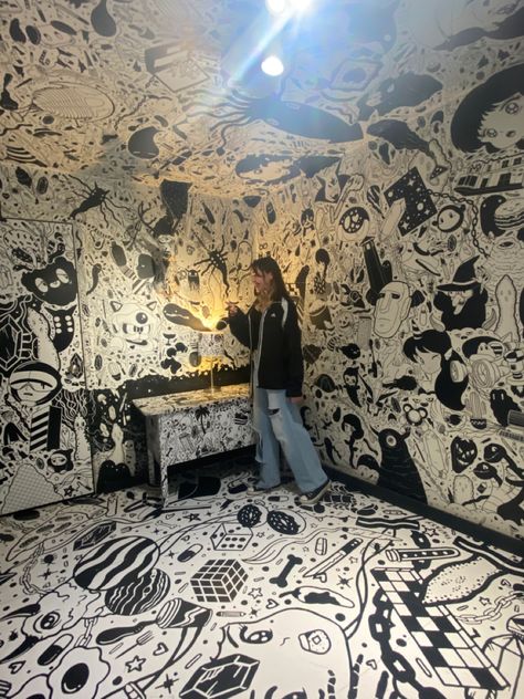 Meow Wolf Aesthetic, Middle Class Home Decor, Wolf Core, Art Installation Ideas, Friend Pic Ideas, Press On Nail Designs, Fnaf Ocs, Punk Room, Hippie House