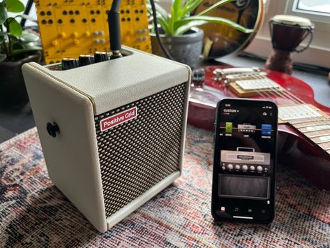 GUITAR AMP Smart Guitar, Guitar Amps Aesthetic, Positive Grid Spark Amp, Amp Cabinet Guitar, Small Guitar, Mini Guitar, Vintage Guitar Amps, Best Guitar, Acoustic Guitar Amp