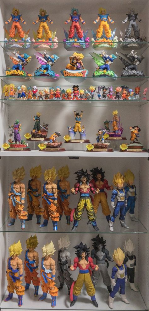 Dragonball Room Ideas, Dragon Ball Action Figures, Dbz Figures, Goku Toys, Dbz Action Figures, Dragonball Z Cake, Dbz Toys, Man Cave Inspiration, Goku Figure