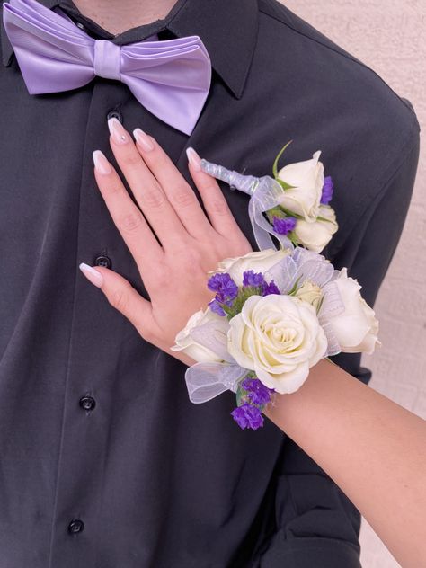 Silk Corsages Prom, Pretty Prom Corsages, Corsages For Prom Purple, Corsage And Boutonniere Set Prom, Light Purple Prom Flowers, Corsage Inspo Prom, Lavender Prom Couple Ideas, Lavender Hoco Couple, Purple Corsage And Boutonniere Prom