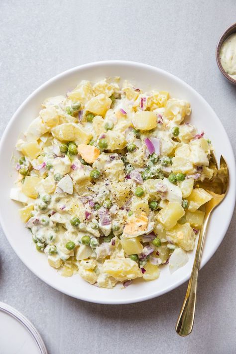 Make a Potato Salad With Peas and Hard Cooked Eggs Recipe With Eggs, Salad With Peas, Creamy Macaroni Salad, German Potato Salad Recipe, Potato Salad With Egg, Quick Lunch Recipes, Irish Potatoes, Creamy Potato Salad, Potato Salad Recipe