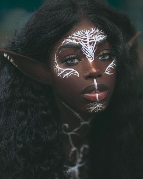 Elf Cosplay Black Women, Dead Fairy Makeup, Enchanted Garden Makeup, Dark Elf Outfit, Dark Elf Costume, Dark Elf Makeup, Elven Makeup, Faerie Makeup, Faerie Aesthetic