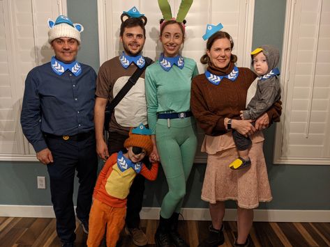 Captain Barnacle , Shellington , Tweak , Dashi , Peso , and Kwazii Shellington Octonauts Costume, Peso And Kwazii, Captain Barnacles Costume, Octonauts Costume, Captain Barnacles, Costumes Diy, Halloween Stuff, Fall Party, Diy Halloween Costumes