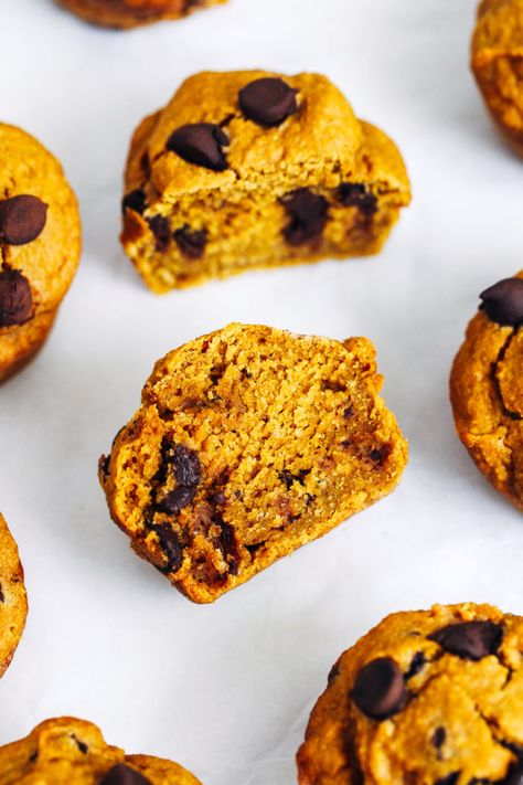 Vegan Pumpkin Blender Muffins - Making Thyme for Health Pumpkin Protein Muffins, Organically Addison, Gluten Free Pumpkin Muffins, Blender Muffins, Cheesecake Oreo, Pumpkin Muffin Recipes, Pumpkin Chocolate Chip Muffins, Dairy Free Chocolate Chips, Pumpkin Chocolate Chip