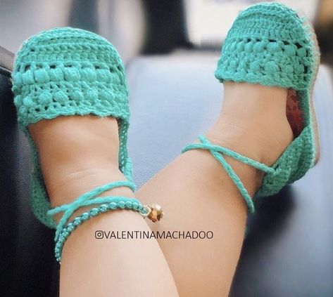 Crochet Baby Sandals Pattern, Crochet Baby Girl Dress, Crochet Baby Sweaters, Sandals Patterns, Crochet Baby Sandals, Baby Shoes Pattern, Crochet Baby Cardigan, Crochet Sandals