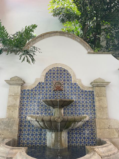 Courtyard Water Feature, Mexican Fountain, Arabic Garden, Spanish Fountain, Mexico Houses, Environment Modeling, Spa Garden, Fountain Wall, Mini Waterfall