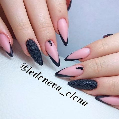 Nail Design With Black, Black And Pink Nail Designs, Bride's Nails, Fall Toe Nails, 1000 Dollars, Trending Nails, Wow Nails, Make Money Online From Home, Nail Techniques