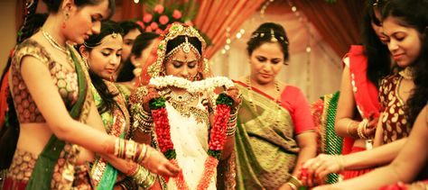 भारतीय दुल्हन संबंधी, Indian Matrimony, Matrimonial Sites, Gujarati Wedding, Indian Wedding Couple, Wedding Rituals, Indian Bridal Makeup, Fun Wedding Photography, Marriage Ceremony