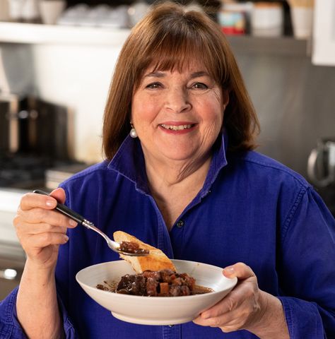 Ina Garten’s Braised Short Ribs Have a Boozy Secret Ingredient Short Rib Stew, Best Easy Recipes, Beef Short Rib Recipes, Short Ribs Recipe, Ina Garten Recipes, Apple Spice, Food Network Canada, Braised Short Ribs, Barefoot Contessa