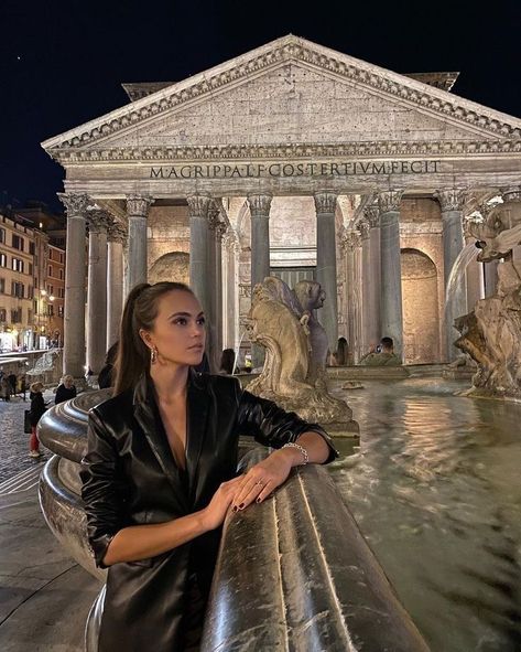 Model Makeup Looks, Rome In December, Brunette Ponytail, Rome Outfits, Rome Photography, Rome Vacation, Rome Fashion, Rome Travel Guide, Rome Photo