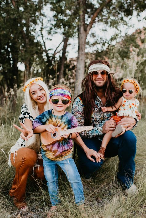 DIY Hippie Costume Ideas for Halloween | Outfits & Outings Hippie Costume Ideas, Hippie Halloween Costumes Diy, Hippie Costume Diy, Hippie Family, Hippy Costume, Halloween Diy Outfit, Diy Group Halloween Costumes, Hippie Costume Halloween, Kostum Halloween