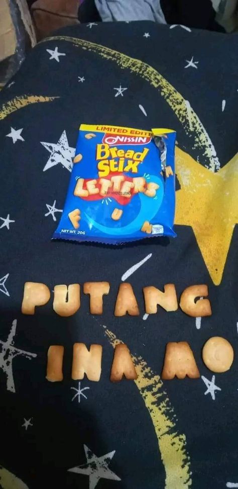 Bread Stix Meme Funny Text Pictures, Tagalog Quotes Hugot Funny, Funny Quotes Tumblr, Blue Emoji, Filipino Memes, Tagalog Quotes Funny, Funny Puns Jokes, Filipino Funny, Tagalog Quotes