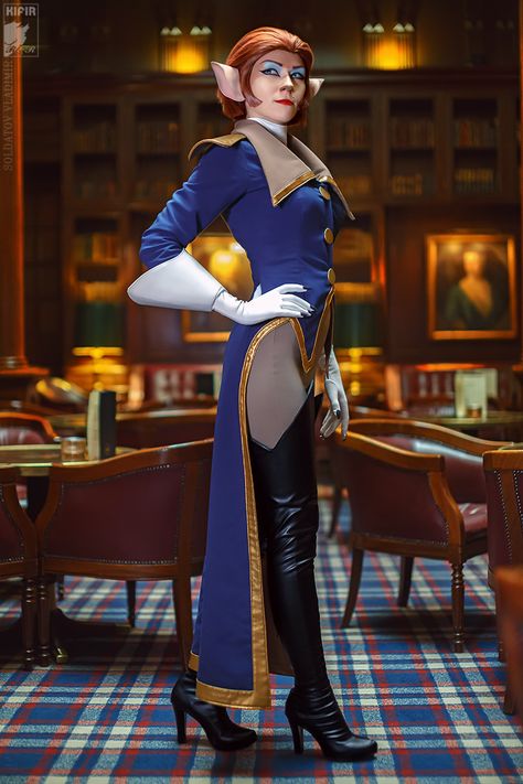 La planète au trésor - Captain Amelia Treasure Planet Captain Amelia, Captain Amelia, Cosplay Disney, Seluar Ketat, Costume Disney, Wig Styling, Epic Cosplay, Idee Cosplay, Pose References