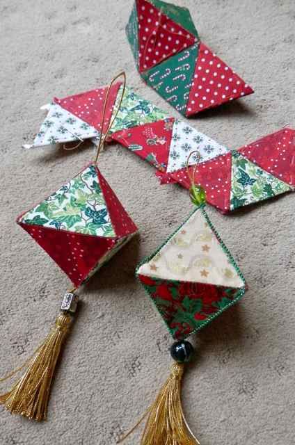 JoZart                                                                                                                                                                                 More Origami Christmas Ornaments, Hantverk Diy, Origami Ornaments, Christmas Patchwork, Fabric Origami, Christmas Sewing Projects, Quilted Christmas Ornaments, Fabric Ornaments, Handmade Christmas Decorations