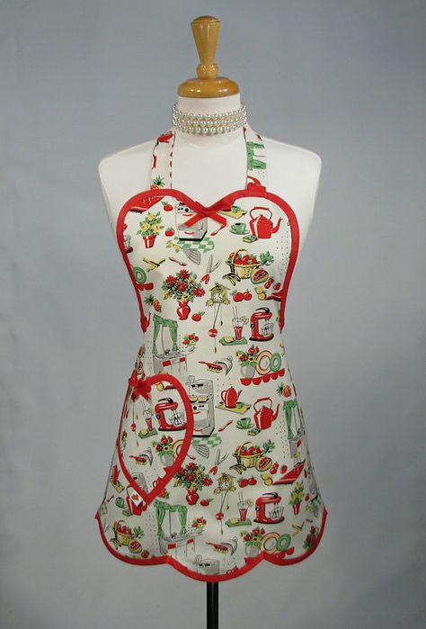 Youll be a darling in our exclusive BETTY SWEETHEART APRON. Sweet Heart neckline, short styling and original design make this a shop favorite. Beautiful Aprons, Sweetheart Apron, Sweet Heart Neckline, Retro Apron, Aprons Vintage, Sweet Heart, Diy Sewing, Sweetheart Neckline, Original Design