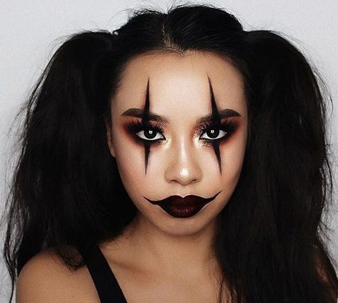 Cómo disfrazar a tus ojos este Halloween de cubrebocas Cute Makeup Ideas For Halloween, Simple Halloween Makeup Black Women, Diy Baddie Halloween Costumes Ideas, Baddie Clown Costume, Baddie Clown Makeup, Red And Black Halloween Makeup, Easy Spooky Makeup, Halloween Look Ideas, Simple Halloween Makeup Looks For Work