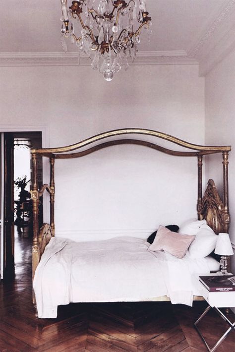 Chic Bed, Brass Bed, Wooden Floors, Dreamy Bedrooms, Paris Apartments, Canopy Bed, Beautiful Bedrooms, Dream Bedroom, Elle Decor