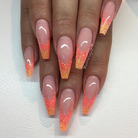 Glitterombre (franskt) i orange och korall👌🏼 #lillynails Trendy Nails Orange, French Manicure Matte, Fingernail Colors, Michelle Nails, Orange Acrylic Nails, Nail Art French, Ring Finger Nails, Luminous Nails, Pink Chrome Nails