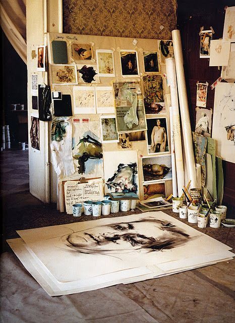 this could easily be my own set-up - also paint on the floor with inspiration images around....just a bit more paint splattered... Arty Desk, Jenny Saville, Art Spatial, Art Studio Space, Art Studio Room, Artistic Space, Dream Studio, Creative Workspace, Studio Room