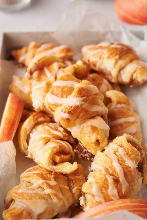 Crescent Rolls With Apple Slices, Apple Butter Croissants, Apple Stuffed Crescent Rolls, Apple Strudel Recipe Crescent Rolls, Pillsbury Croissant Dessert Recipes, Pillsbury Apple Turnovers, Croissant Apple Turnovers Crescent Rolls, Dessert Croissant Recipe, Apple Crescent Roll Dessert