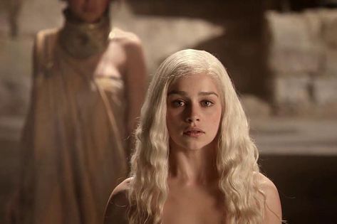 Melissandre Game Of Thrones, Daenerys Targaryen Gif, Game Of Throne Daenerys, Targaryen Aesthetic, Anastasia Steele, Guilt Trips, Game Of Thrones Fans, Naomi Watts, Hbo Series