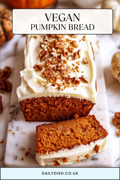 Vegan Pumpkin Bread Vegan Halloween Treat, Vegan Pumpkin Bread, Vegan Cream Cheese Frosting, Vegan Frosting, Vegan Pumpkin Spice, Cream Cheese Desserts, Pumpkin Cake Recipes, Vegan Cream, Vegan Cream Cheese