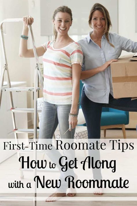 Make living with a first-time roommate work with these tips. It can be tough to share an apartment with roommates, but it you really can make it work. Roommate Organization, Roommate Tips, Apartment With Roommates, Interior Paint Colors For Living Room, First Apartment Tips, College Roommate, College Advice, College Decor, College Apartment Decor