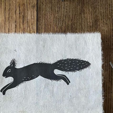 Rose Agar on Instagram: "Got a few leaping red squirrel prints done yesterday, will list them once dry 😊 . . #printmakingforthepeople #printmaking #linoprint #linocut #inspiredbynature_ #loktapaper #standwithsmall #etsyuk #creativehappylife #rusticstyle #redsquirrel" Linocut Squirrel, Squirrel Photo, Squirrel Tattoo, Squirrel Painting, Squirrel Illustration, Squirrel Tail, Coffee Trailer, Lino Printing, Lokta Paper