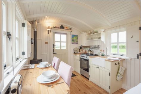 Shepherd’s Hut, Shepards Huts Interior, Shepherds Hut Interior Ideas, Shepard Hut, Hut Interior, Shepherds Huts, Shepherd Hut, Warm Interior, Shepherds Hut