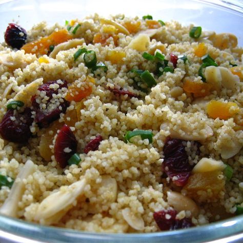 Date Salad, Vegetarian Casseroles, Pomegranate Recipes Salad, Couscous Salad Recipes, Autumn Salad Recipes, Savory Sides, Recipe Photo, Picnic Recipes, Super Salads