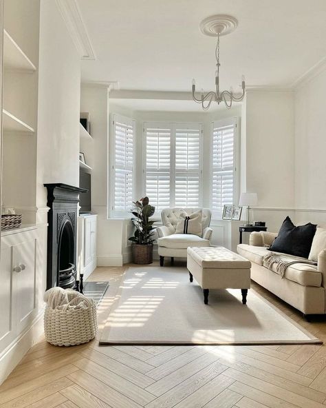 Terraced House Interior, Terrace House Interior, 1930s Semi Detached House, Kid Friendly Living Room, Bay Window Living Room, High Ceiling Living Room, Victorian Living Room, Balcony Ideas Apartment Indian, Apartment Diy