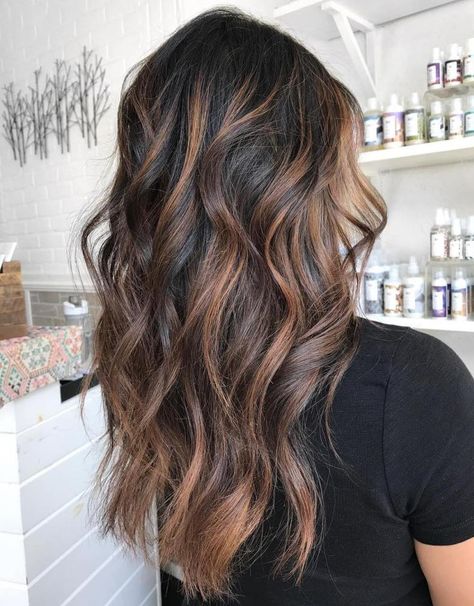 50 Dark Brown Hair with Highlights Ideas for 2020 - Hair Adviser Chocolate Brown Hair With Caramel Lights, Chocolate Brown Hair With Caramel Highlights, Chocolate Caramel Balayage, Cool Brown Hair, Coffee Brown Hair, Dark Brown Hair With Highlights, Dimensional Brunette, Cinnamon Hair, Nails Tattoo