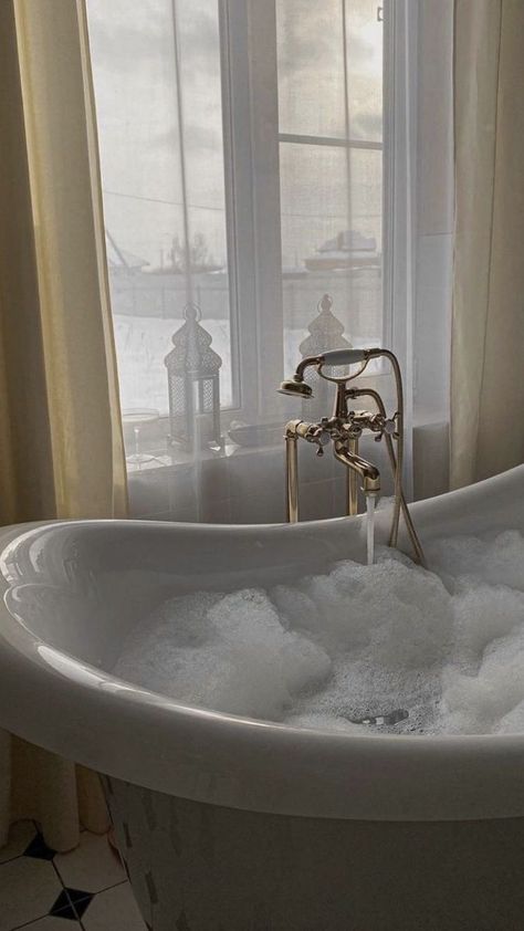 Bath Tub Aesthetic, Huge Bathtub, Bathtub Aesthetic, Claw Tubs, Bathroom Downstairs, Tessa Bailey, Bath Aesthetic, Vintage Bathtub, Stand Alone Tub