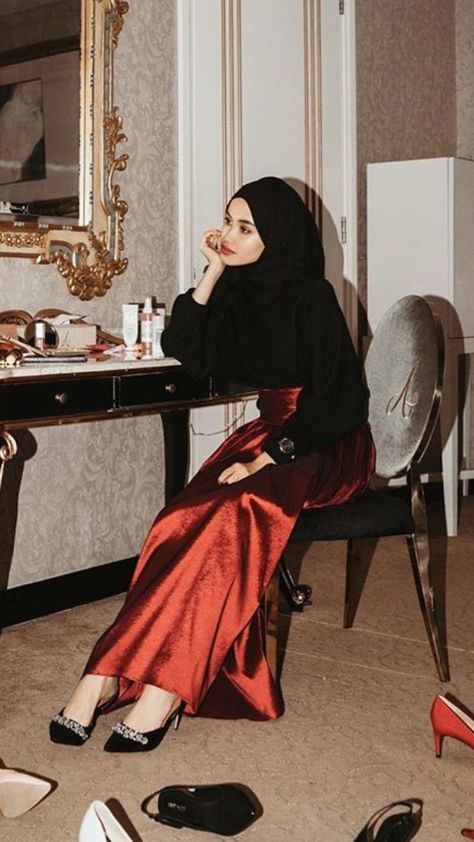 Red Black Hijab Outfit, Party Hijab Outfit, Hijab Outfit Party, Hijabi Party Outfit, Hijab Party, Red Hijab, Black Dresses For Women, Long Sleeve Maxi Dresses, Muslim Outfits Casual