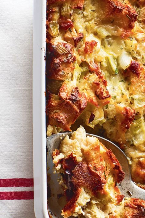 Savory Pudding, Dessert Souffle, Apple Bread Pudding Recipe, Apple Bread Pudding, Apple Stuffing, Fall Eats, Bread Pudding Easy, Savory Bread Puddings, Bread Pudding With Apples