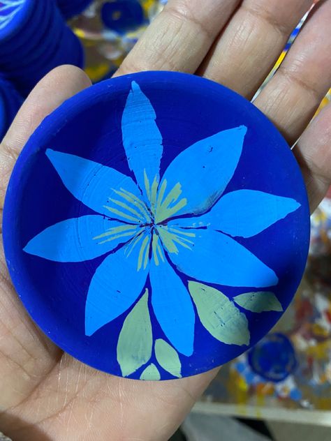 Diya Decoration Ideas For Kids, Simple Diya Decoration, Diya Designs, Diya Decoration Ideas, Diya Decoration, Easy Mandala Drawing, Diwali Decor, Diwali Craft, Simple Mandala