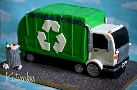 Recycling Truck Cake - Cake by Katycakes Austin Dump Truck Birthday Cake, Cake Truck, Garbage Truck Party, Firetruck Cake, Truck Birthday Cakes, Trash Party, Dump Truck Birthday, Trash Truck, Rubbish Truck