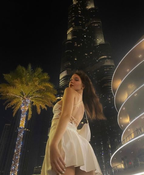 Weekend in Dubai, Dubai photo ideas, white tennis skirt look #dubai #dubaimarina #burjkhalifa Dubai Photo Ideas, Dubai Photography Ideas, Dubai Picture Ideas, Dubai Instagram Pictures, Dubai Outfits Ideas, Dubai Outfit, Dubai Women, Dubai Outfits, Beach Instagram Pictures