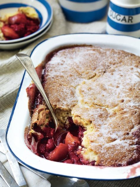 The combination of peaches and raspberries create an easy-to-bake fruity sponge pudding recipe that's best eaten in the summer when the fruits are in season. Sponge Pudding Recipe, Sponge Pudding, Baked Peach, Raspberry Recipes, Plum Pudding, Lazy Weekend, Baked Fruit, Modern Food, Delicious Magazine