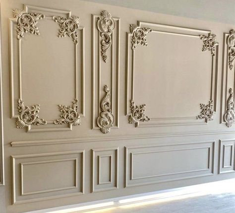 Wall Moulding Panels, Wall Molding Design, Ceiling Decorations, High Ceiling Living Room, House Wall Design, Latest Living Room Designs, Pop Ceiling Design, Frame Decoration, Hall Interior Design