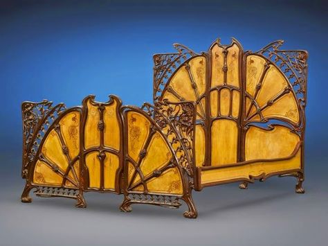 The Jewelry Lady's Store: Art Nouveau Cast Iron Bed Art Nouveau Bed, Arte Art Deco, Cast Iron Beds, Iron Beds, Design Art Nouveau, Art Nouveau Furniture, Antique Beds, Iron Bed, Wood Panels