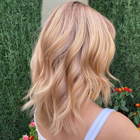 Blonde To Strawberry Before And After, Strawberry Blonde Hair Short, Blonde To Copper Hair Before And After, Blonde With Strawberry Blonde Lowlights, Short Strawberry Blonde Hair, Highlighted Hairstyles, Champagne Hair, Copper Blonde Hair, Warm Blonde Hair